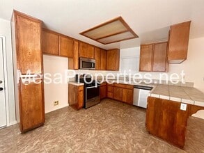 16783 Hidden Creek Dr in Victorville, CA - Building Photo - Building Photo