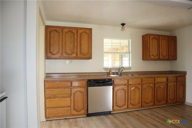 707 Old Seguin Luling Rd in Seguin, TX - Building Photo - Building Photo