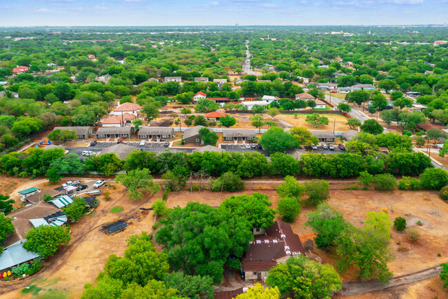 Sutton Square Duplexes in San Antonio, TX - Foto de edificio - Building Photo