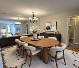 7400 Bellerive Dr in Houston, TX - Foto de edificio - Building Photo