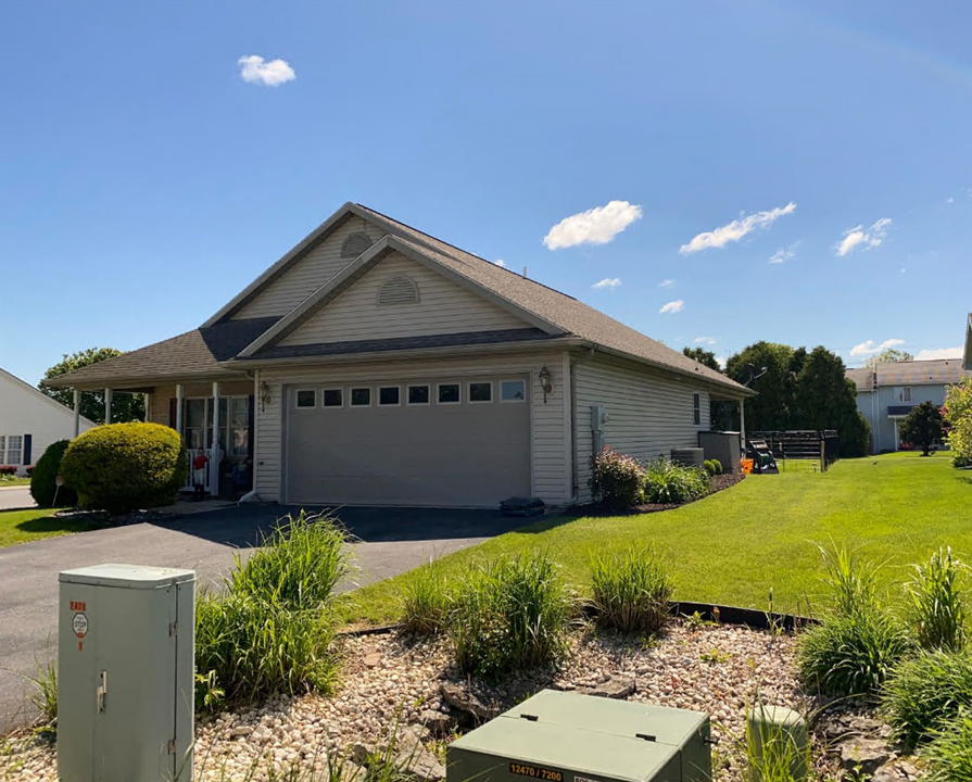 152 Lantern Ln in Chambersburg, PA - Building Photo