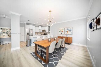 721 Tanglewood Cir in Weston, FL - Building Photo - Building Photo