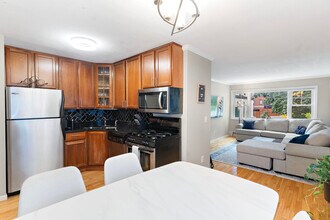 3024 Humboldt Ave S in Minneapolis, MN - Building Photo - Building Photo