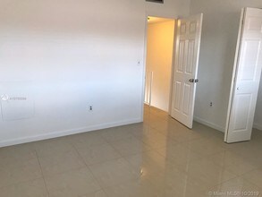 1100 W 35th St-Unit -27 in Hialeah, FL - Building Photo - Building Photo