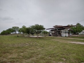 533 S Vista Ln in Sandia, TX - Building Photo - Building Photo