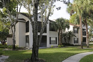 Oasis at Naples in Naples, FL - Building Photo