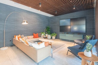 701 W Rio Salado Pkwy in Tempe, AZ - Building Photo - Building Photo