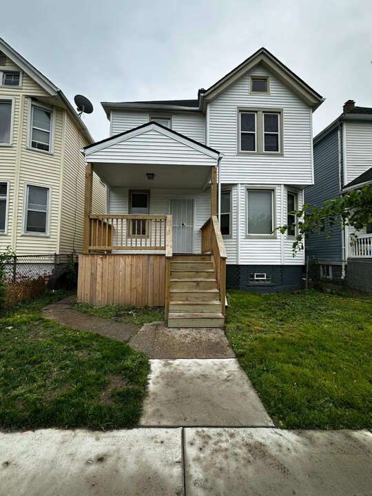 5409 Fischer St in Detroit, MI - Building Photo