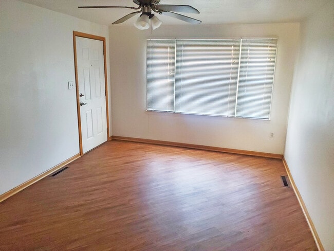 1317 W 19th St, Unit 1317 in Lawrence, KS - Building Photo - Building Photo