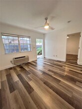 571 NE 67th St in Miami, FL - Building Photo - Building Photo