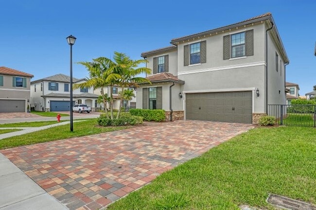 4740 Chantilly Rd in Wellington, FL - Building Photo - Building Photo