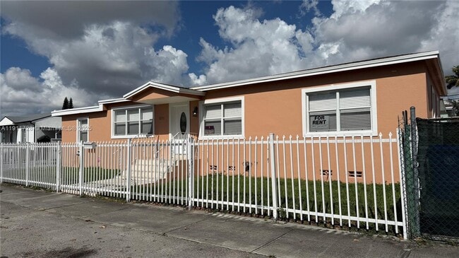 3211 NW 19th Terrace in Miami, FL - Building Photo - Building Photo