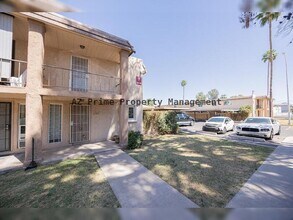 7126 N 19th Ave in Phoenix, AZ - Building Photo - Building Photo