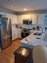 1990 Middlebury Dr in Aurora, IL - Building Photo - Building Photo