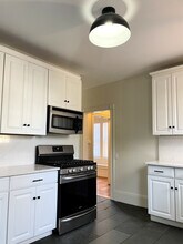 228 Doyle Ave, Unit Ground Floor in Providence, RI - Building Photo - Building Photo