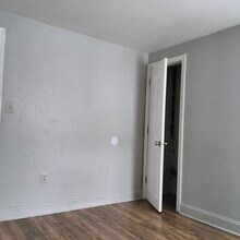 1792 Pleasant St in Fall River, MA - Foto de edificio - Building Photo