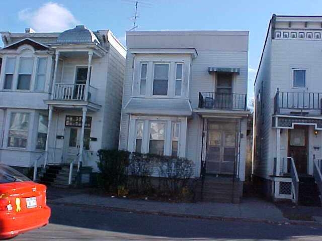 138 6th Ave in Troy, NY - Building Photo