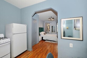 165 E 89th St in New York, NY - Building Photo - Building Photo