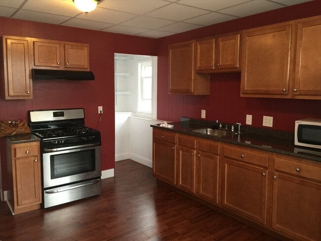 289 Chelsea St, Unit 2