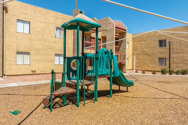 Casa Sol Apartments in Phoenix, AZ - Building Photo - Building Photo