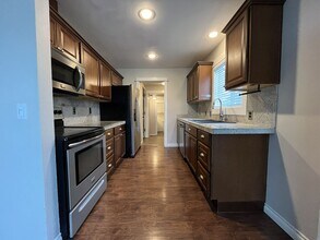 8001 N Woolsey Ave in Portland, OR - Building Photo - Building Photo