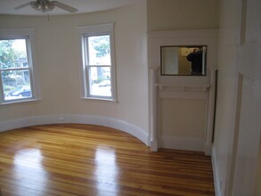 18 Bigelow St, Unit 1 in Boston, MA - Building Photo - Building Photo