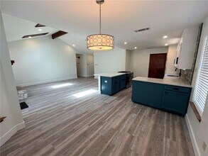 2401 Silver Spur Dr in Round Rock, TX - Building Photo - Building Photo