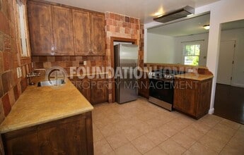 2022 Fifth Ave in San Rafael, CA - Building Photo - Building Photo