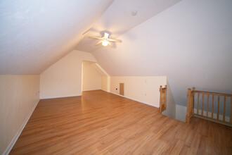 40 Brackett St, Unit 1T in Boston, MA - Building Photo - Building Photo