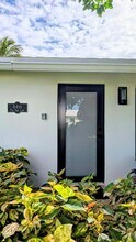 8416 Pine Tree Ln in West Palm Beach, FL - Building Photo - Building Photo