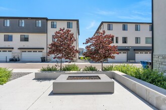 708 W Bronze Leaf Rd in American Fork, UT - Foto de edificio - Building Photo