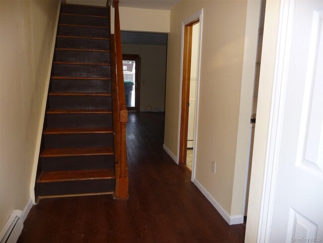 12 Shelley Ct in Middletown, NY - Building Photo - Building Photo