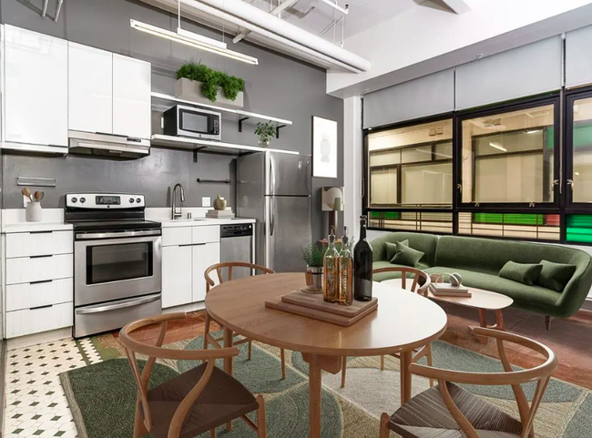 property at 432 S Broadway