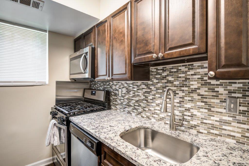 Northwest Crossing Apartment Homes in Randallstown, MD - Building Photo