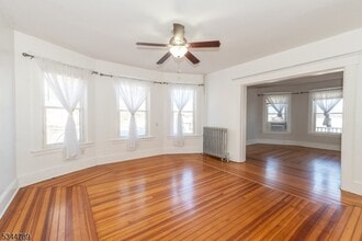 50 Pasadena Pl in Hawthorne, NJ - Building Photo - Building Photo