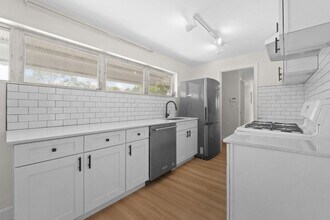 5720 Parke Ave in West Palm Beach, FL - Building Photo - Building Photo