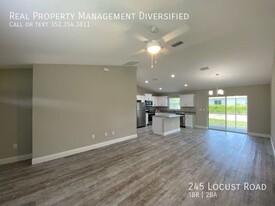 245 Locust Rd in Ocala, FL - Foto de edificio - Building Photo