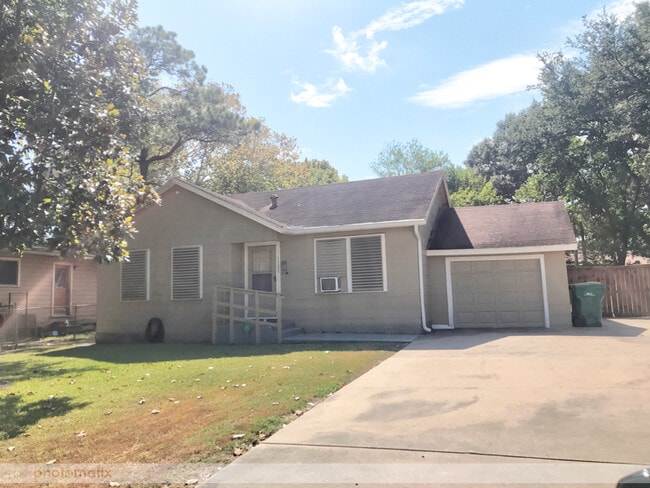 property at 1102 Linden