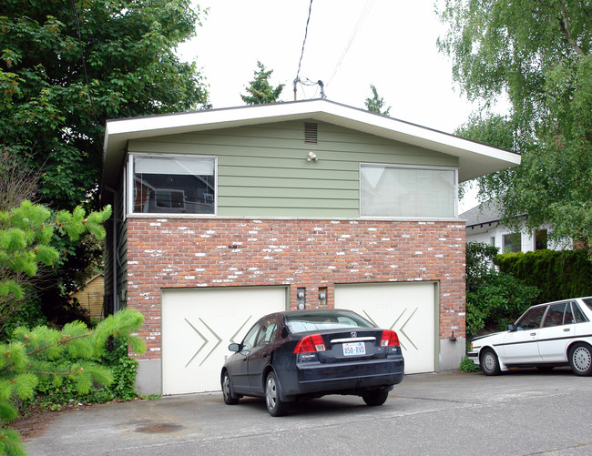 2041 63rd St in Seattle, WA - Foto de edificio - Building Photo