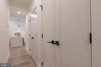 1421-23-1423 E Columbia Ave, Unit 402 in Philadelphia, PA - Foto de edificio - Building Photo