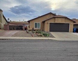 820 Bergamont Dr in Henderson, NV - Building Photo