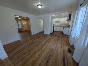 427 Crossway Rd in Tallahassee, FL - Foto de edificio - Building Photo