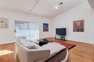 21 N Ennis St in Houston, TX - Building Photo - Building Photo