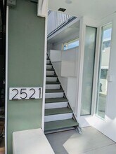 2521 Seaview Ave in Newport Beach, CA - Building Photo - Building Photo