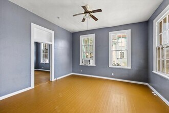 1524 Mechanic St, Unit 2 in Galveston, TX - Foto de edificio - Building Photo