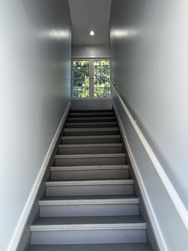 531 1/2 W 56th St in Los Angeles, CA - Building Photo - Building Photo