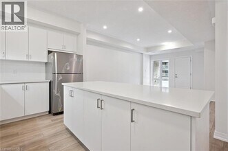 7 REVERIE Wy in Kitchener, ON - Building Photo - Building Photo