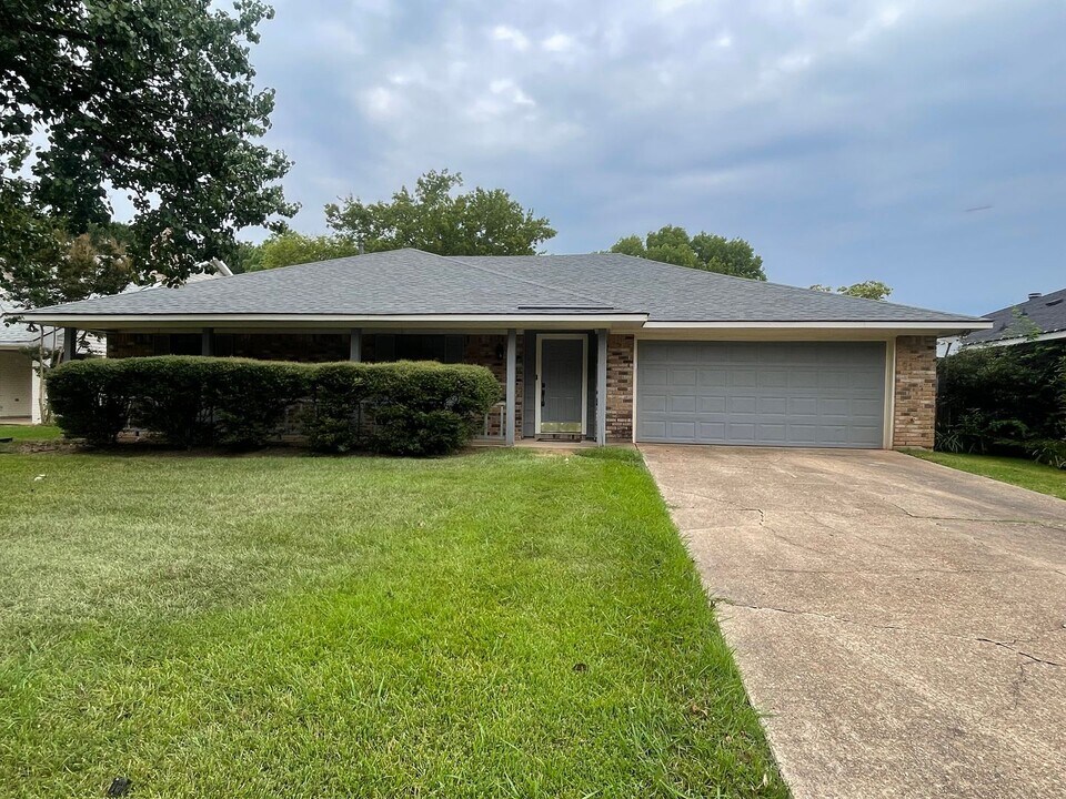 2513 Palmetto Dr in Bossier City, LA - Building Photo
