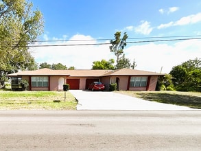 7679 Winged Foot Dr in Ft. Myers, FL - Building Photo - Building Photo