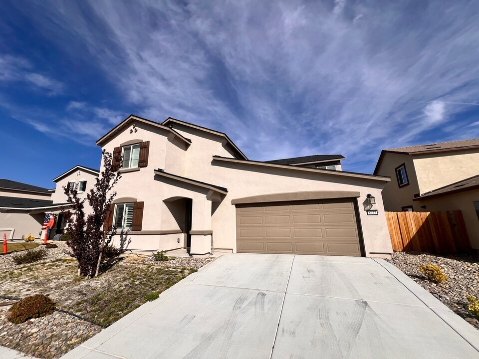 8943 Elk Ravine Dr in Reno, NV - Building Photo